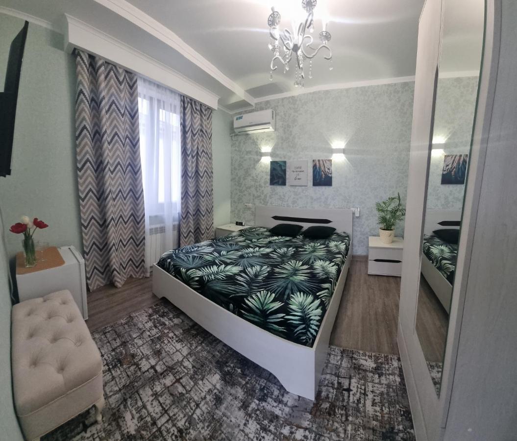 Гостевой Дом "Даниэлла" Hotel Gagra Exterior photo